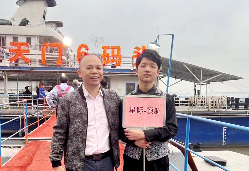 重阳节广西香海实习就业部老师慰问邮轮乘务实习学生